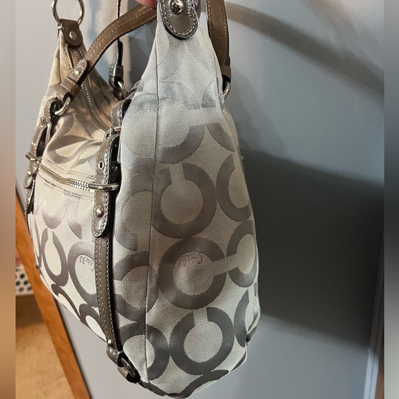 COA! Coach Op Art Alexandra Shoulder Bag - Picture 5 of 11